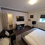 Hotel Zum Postwagen 3*