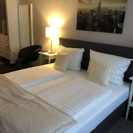 Hotel Zum Postwagen 3*