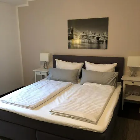 Hotel Zum Postwagen 3*